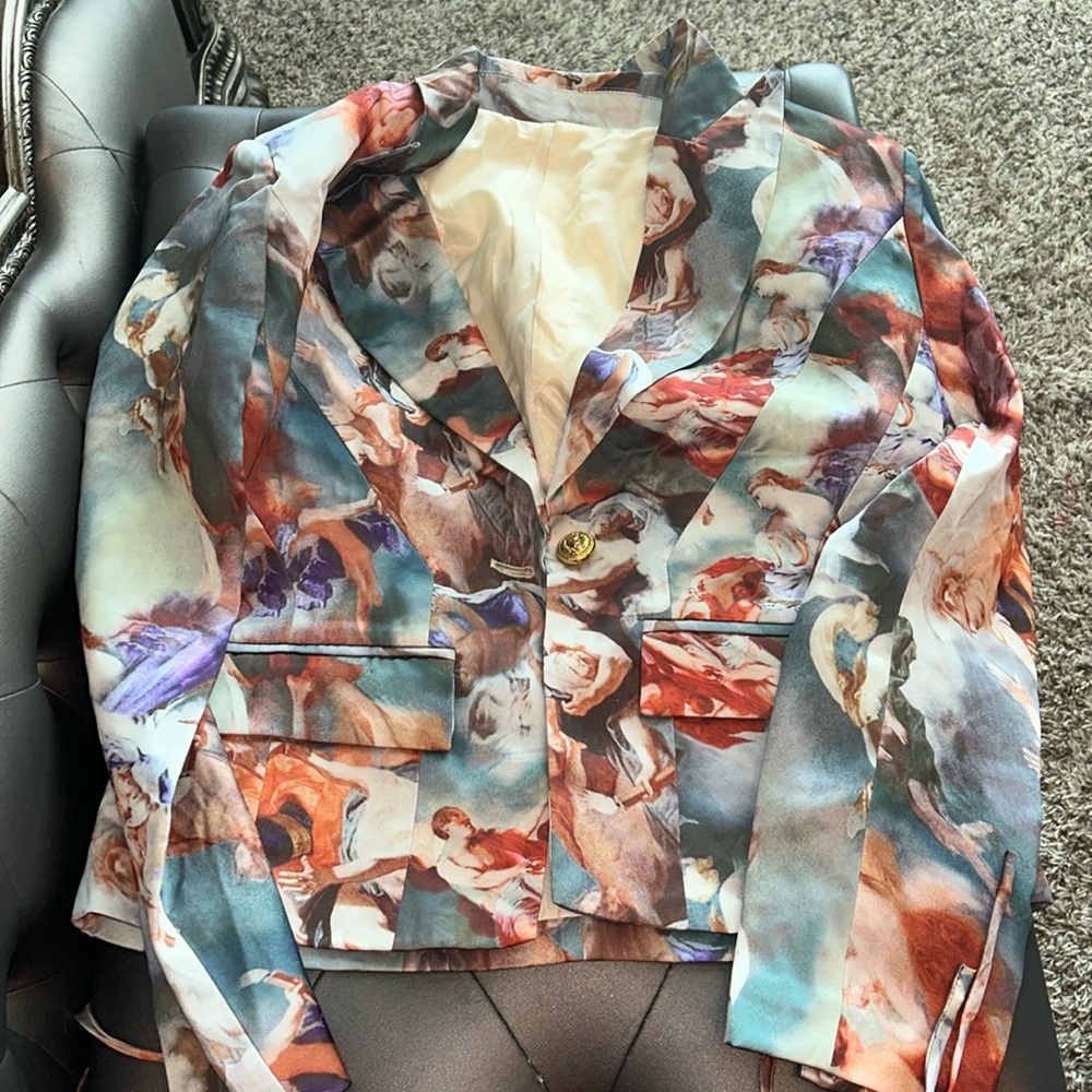 TRENDY BLAZER